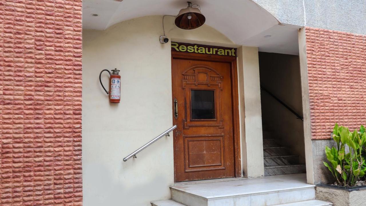 Hotel Aarathy Madurai Exteriör bild