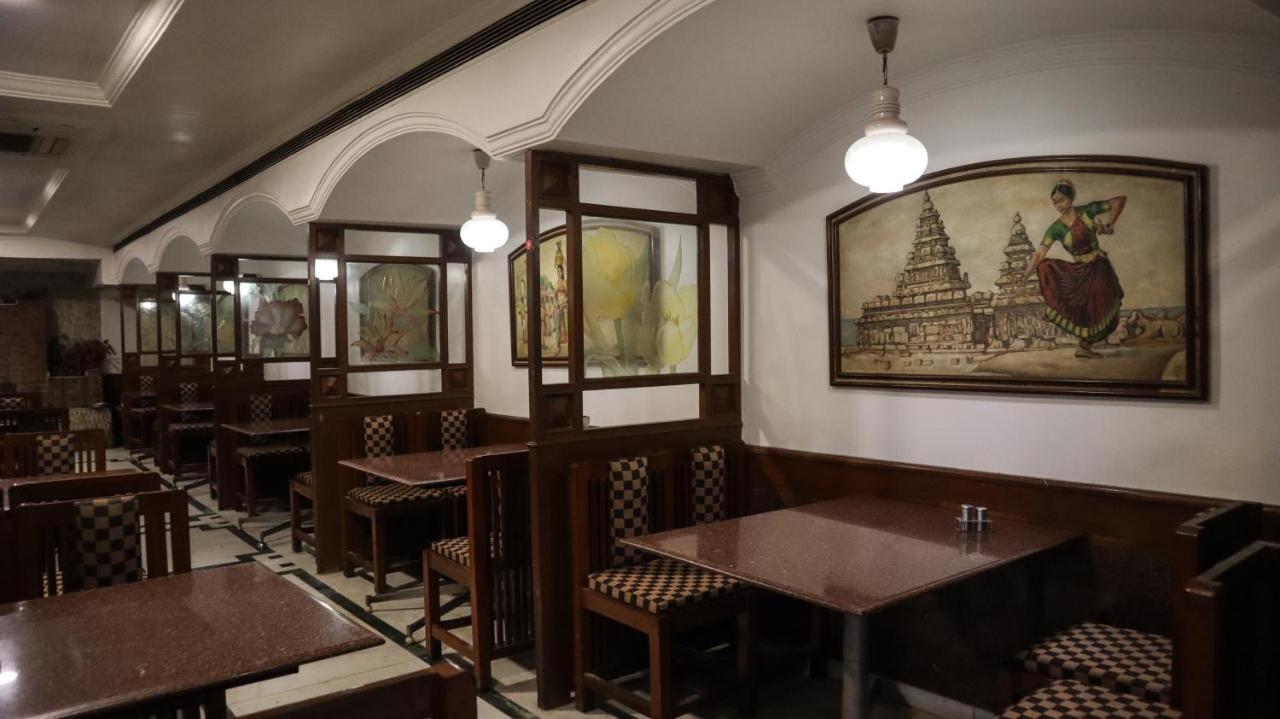 Hotel Aarathy Madurai Exteriör bild